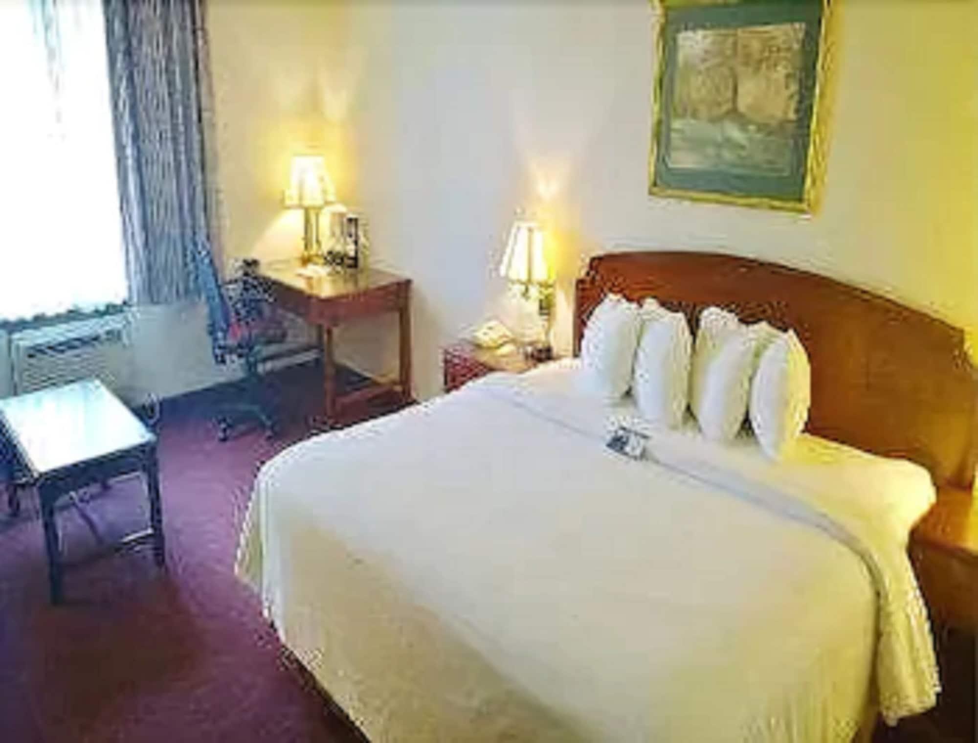 Clarion Pointe Bloomington-Normal Near I-55 And University المظهر الخارجي الصورة