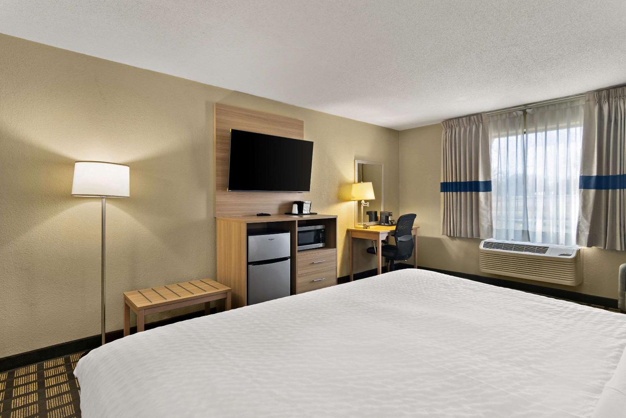 Clarion Pointe Bloomington-Normal Near I-55 And University المظهر الخارجي الصورة