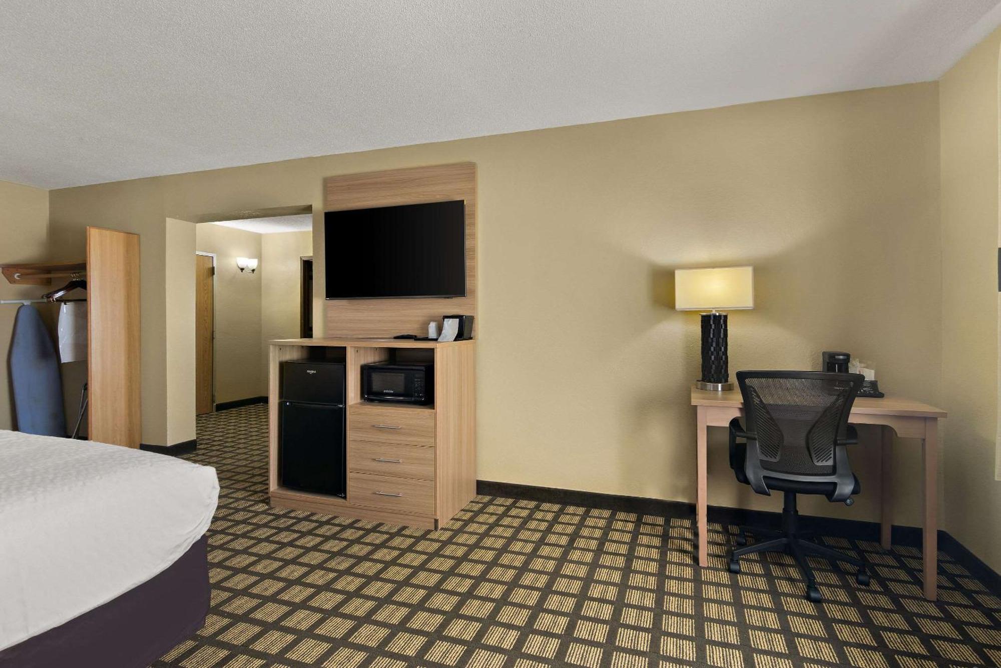 Clarion Pointe Bloomington-Normal Near I-55 And University المظهر الخارجي الصورة